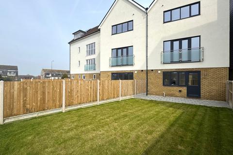 3 bedroom semi-detached house to rent, Waves Way, St Marys Bay