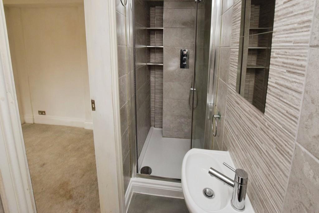 47cc5f8c-thack 20shower