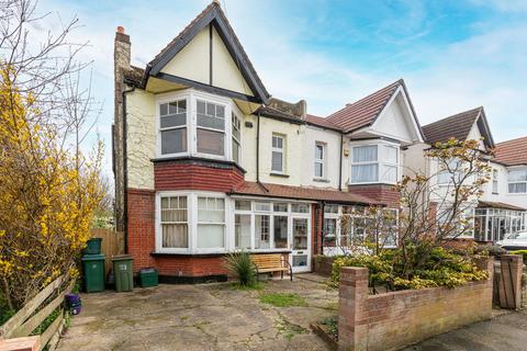 4 bedroom semi-detached house for sale, Milton Road, Wallington