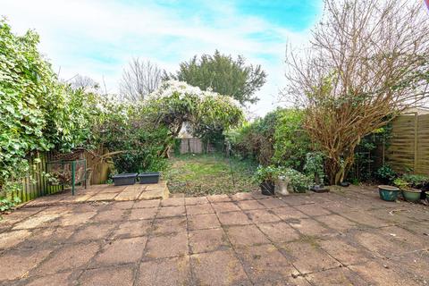 4 bedroom semi-detached house for sale, Milton Road, Wallington