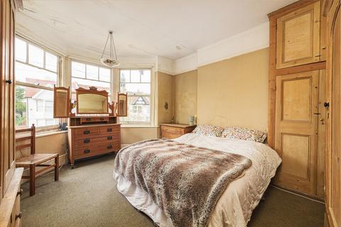 4 bedroom semi-detached house for sale, Milton Road, Wallington