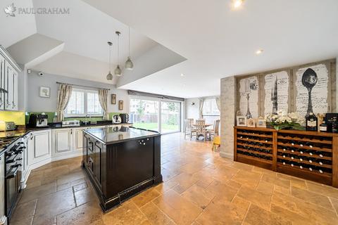 6 bedroom semi-detached house for sale, Mill Close, Carshalton