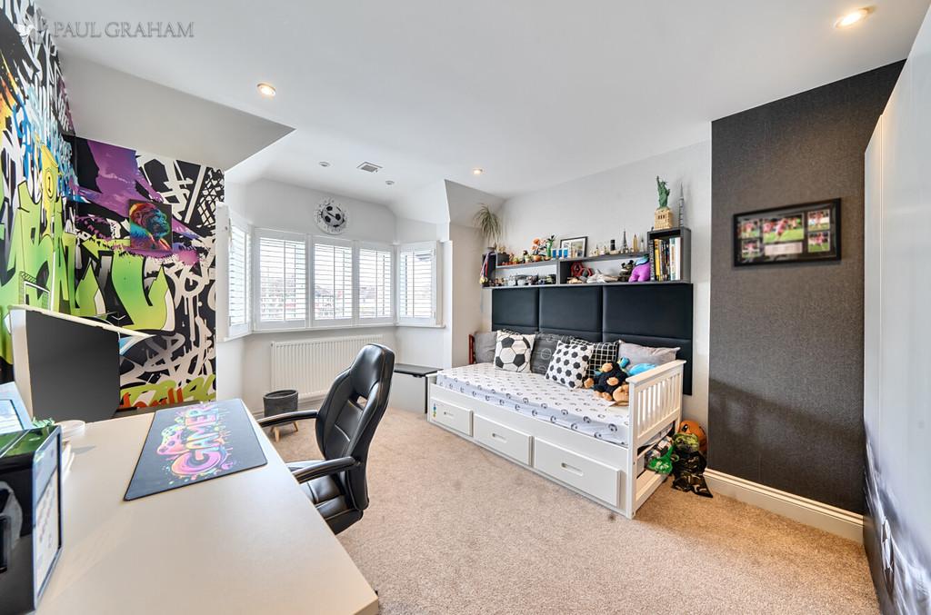 Ab472039-814f-4593-b9c1-cee3d29c45d7