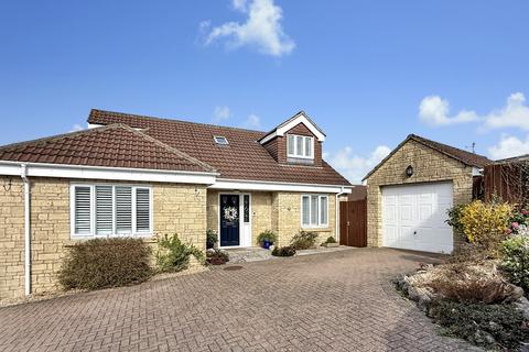 3 bedroom chalet for sale, Kings Orchard, Warminster