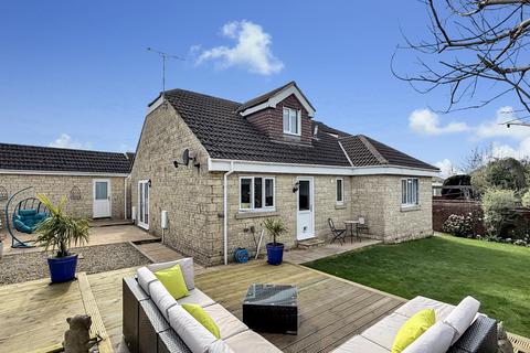 3 bedroom chalet for sale, Kings Orchard, Warminster