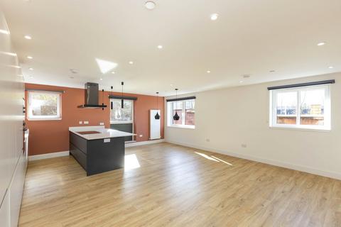 3 bedroom apartment to rent, Slateford Gait, Edinburgh EH11
