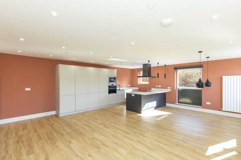 3 bedroom apartment to rent, Slateford Gait, Edinburgh EH11