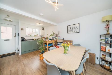 1 bedroom house to rent, Archer Close, Kingston Upon Thames KT2