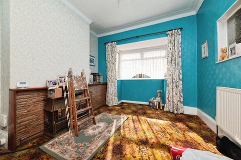 2 bedroom terraced house for sale, New Bridge Road, Hull, HU9
