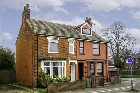 3 bedroom semi-detached house for sale, High Road, Felixstowe IP11