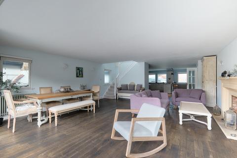 undefined, The Island, Thames Ditton