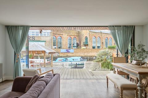 undefined, The Island, Thames Ditton