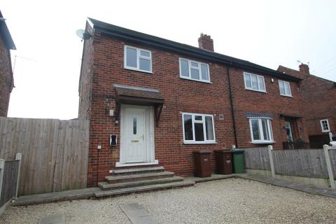 3 bedroom semi-detached house to rent, Garth Avenue, Normanton