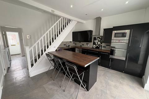 2 bedroom terraced house to rent, Severn Street, Lancashire WN7