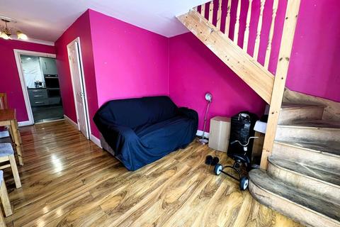 2 bedroom semi-detached house for sale, New Heston Road, Hounslow