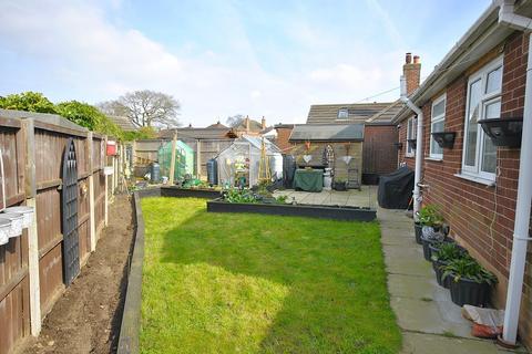 2 bedroom detached bungalow for sale, Kingsmead Drive, Doncaster DN3