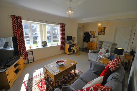 2 bedroom detached bungalow for sale, Kingsmead Drive, Doncaster DN3