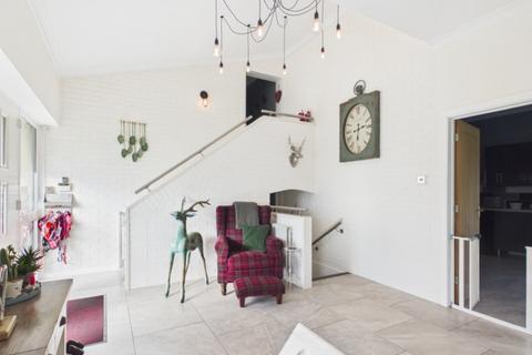 5 bedroom detached house for sale, New Road, Fritton