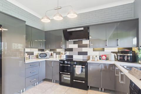 5 bedroom detached house for sale, New Road, Fritton