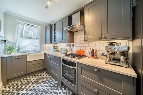 3 bedroom flat for sale, Groveway, London SW9