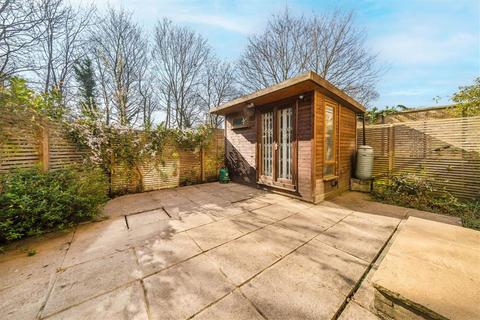 3 bedroom flat for sale, Groveway, London SW9