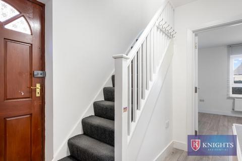 3 bedroom end of terrace house for sale, Brettenham Road, London, N18