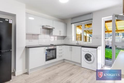 3 bedroom end of terrace house for sale, Brettenham Road, London, N18