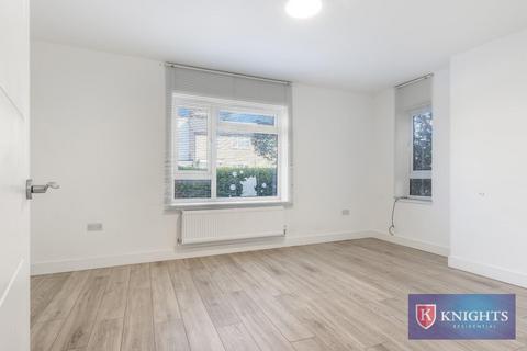3 bedroom end of terrace house for sale, Brettenham Road, London, N18