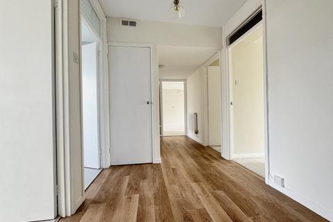 3 bedroom apartment to rent, Gilmerton Court, Cambridge CB2