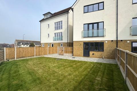 3 bedroom semi-detached house to rent, Waves Way, St Marys Bay