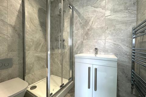 3 bedroom semi-detached house to rent, Waves Way, St Marys Bay