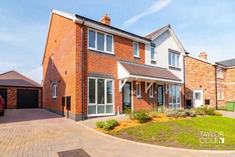 Highclere Avenue, Tamworth