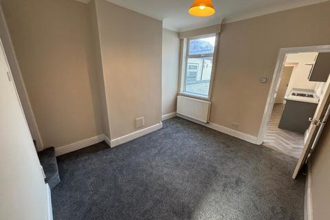 2 bedroom terraced house to rent, Macclesfield Street, Stoke-on-Trent