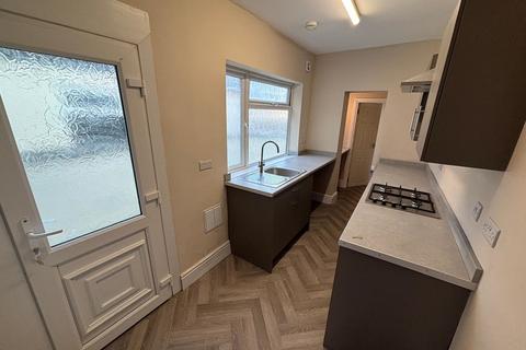 2 bedroom terraced house to rent, Macclesfield Street, Stoke-on-Trent