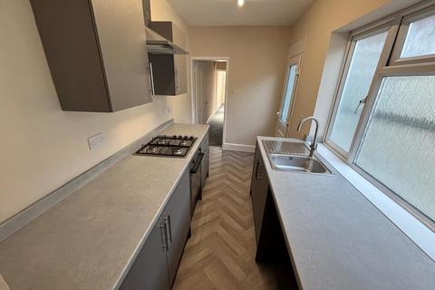 2 bedroom terraced house to rent, Macclesfield Street, Stoke-on-Trent