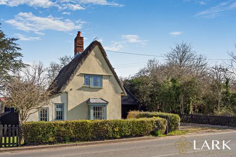 undefined, Nedging Tye