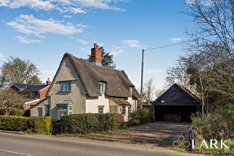 undefined, Nedging Tye