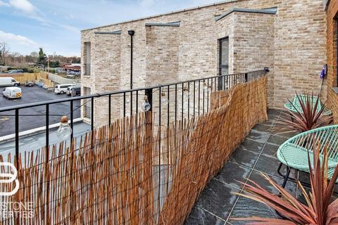 undefined, Woodcote Road, Wallington