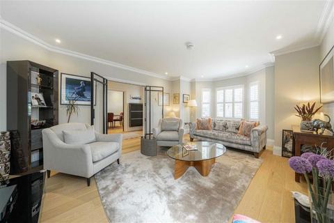 undefined, St. Albans Gardens, Teddington TW11