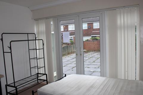 3 bedroom semi-detached house for sale, Busk Walk, Oldham OL9