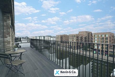 2 bedroom apartment to rent, Lock Side Way, London E16
