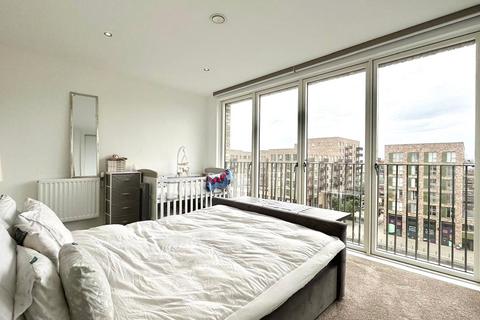 2 bedroom apartment to rent, Lock Side Way, London E16