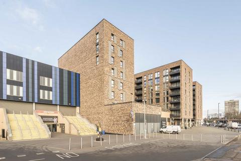 2 bedroom flat for sale, Plough Lane, London SW17