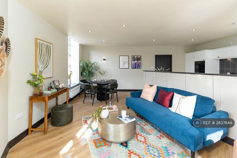 2 bedroom flat to rent, Park Road, Rossendale, BB4