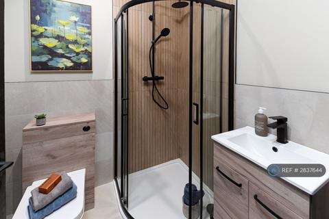 2 bedroom flat to rent, Park Road, Rossendale, BB4