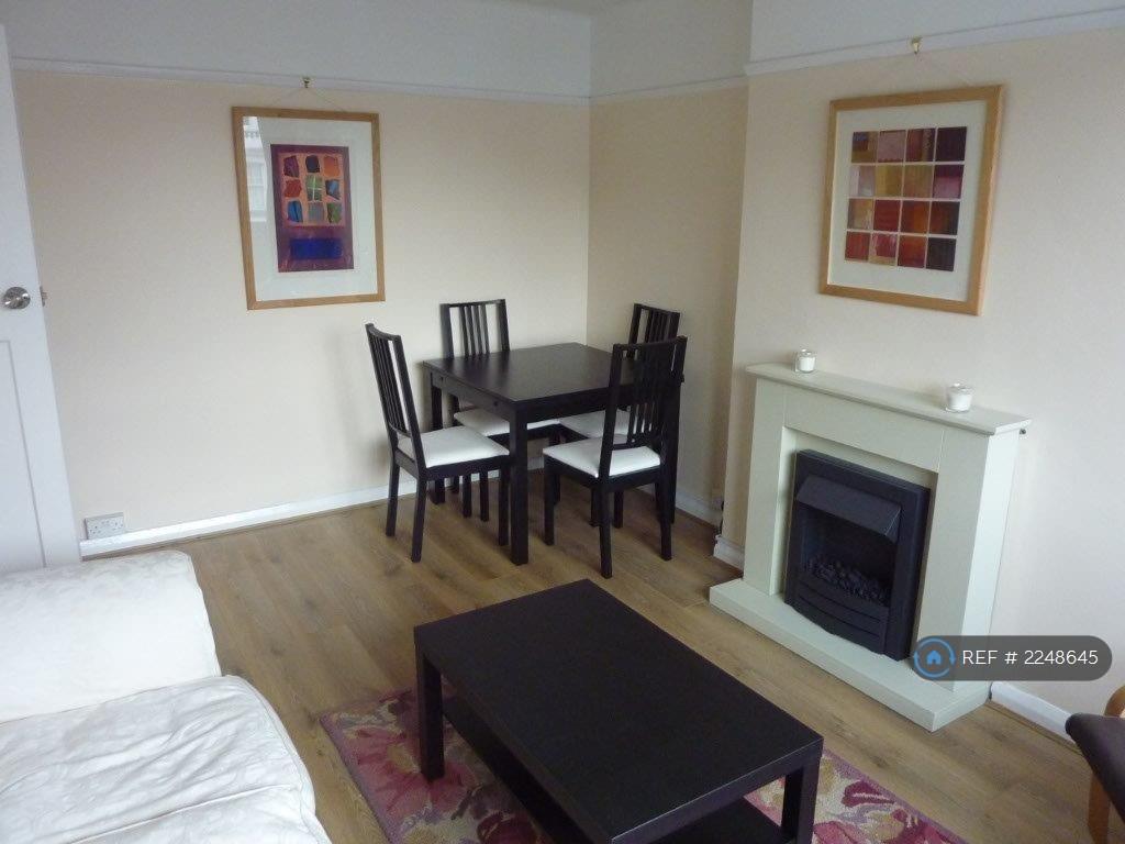 Lounge (Old)
