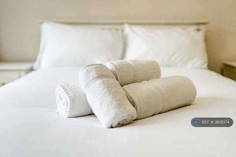 2 bedroom flat to rent, Wingfield Court, London, E14