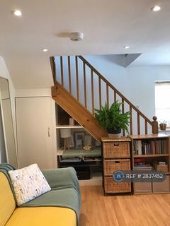 Studio to rent, Walthamstow, London, E17