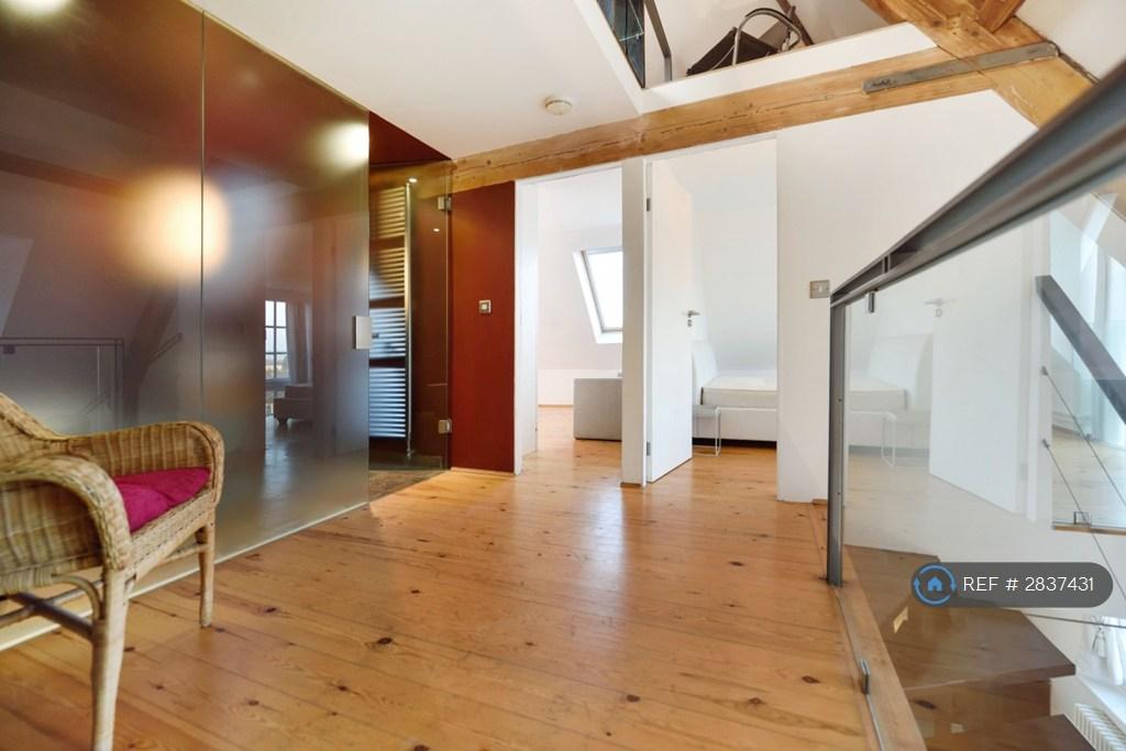 1st Floor Landing
