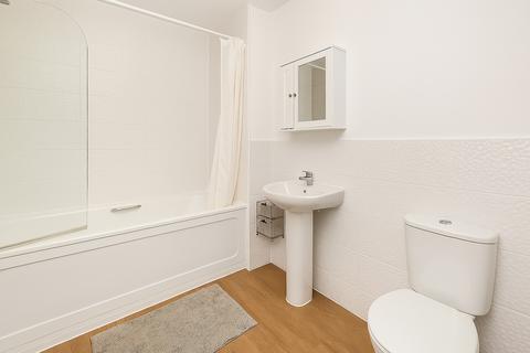 3 bedroom apartment to rent, Academy Way, Dagenham, RM8